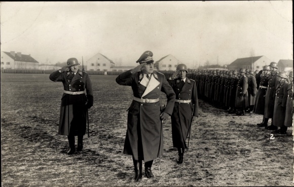 Foto Ansichtskarte Postkarte Deutsche Luftwaffe Parade Akpool Ch